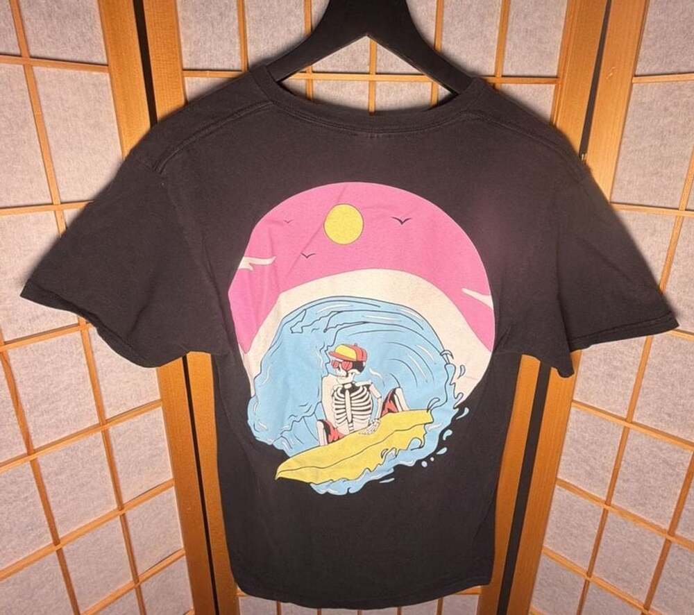Delta Pro Weight Skeleton Surfing Graphic T-Shirt Size M Black